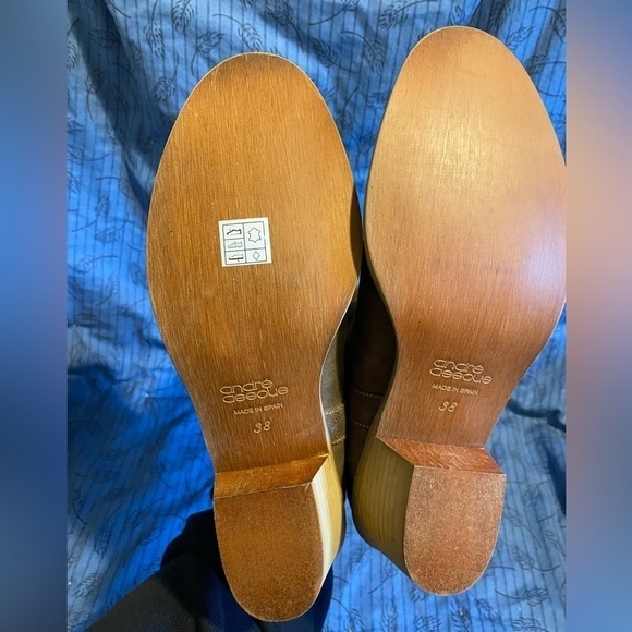 Andre Assous suede embroidered ankle cowboy boots like new 8 - Picture 8 of 8